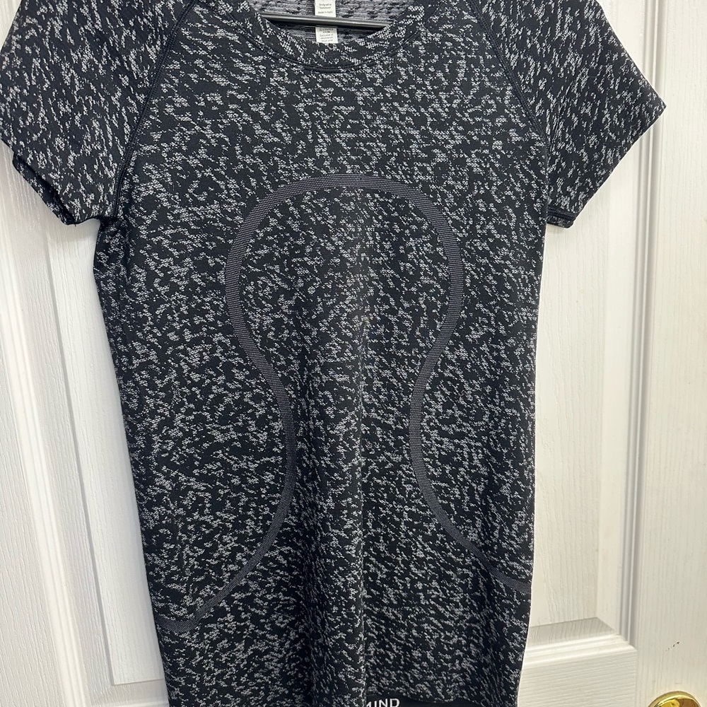 Lululemon swiftly tech Shirt